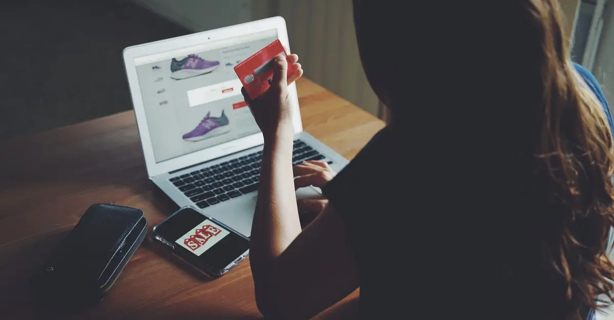 Jak skutecznie wykorzystać oferty zakupowe online?