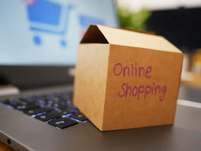 Jak skutecznie porównywać oferty zakupowe online: praktyczny przewodnik